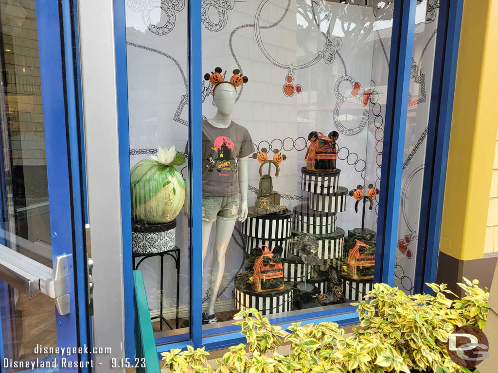 2023 Pluto's Pumpkin Pursuit - Disney Dress Shop - Tinker Bell Pumpkin