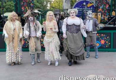 Pictures & Video: SCAREolers Performing in Downtown Disney (5:30pm set)