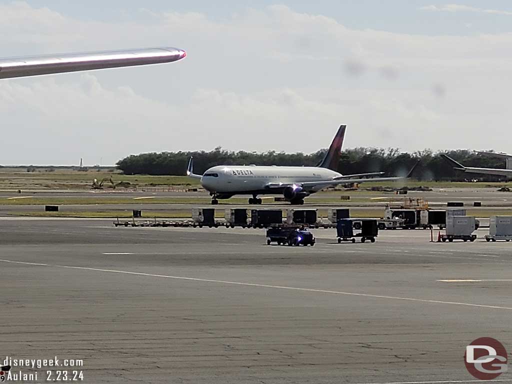 3:41pm - Our plane arriving from MSP.