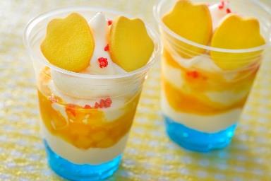 Special Sundae (Whipped Cheese & Mango) 780 yen Available at： Ice Cream Cones