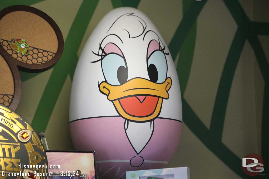2024 - Downtown Disney Eggstravaganza - Daisy Duck at Disney's Pin Traders