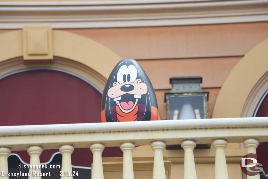 2024 - Disneyland Eggstravaganza - Goofy at The Golden Horseshoe