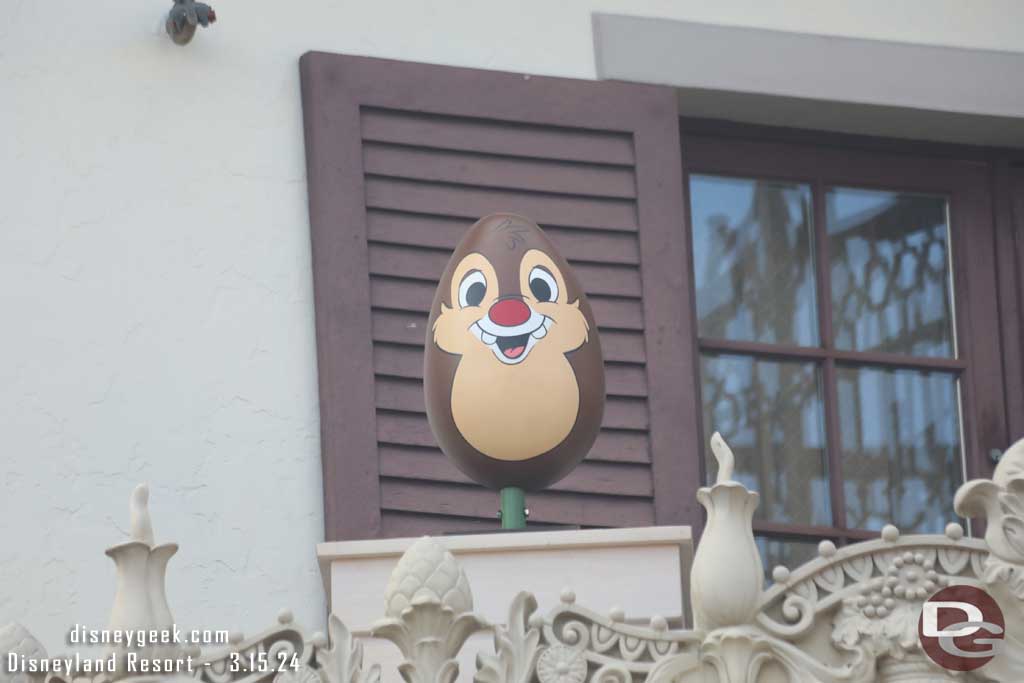 2024 - Disney California Adventure Eggstravaganza - Dale at Trolley Treats