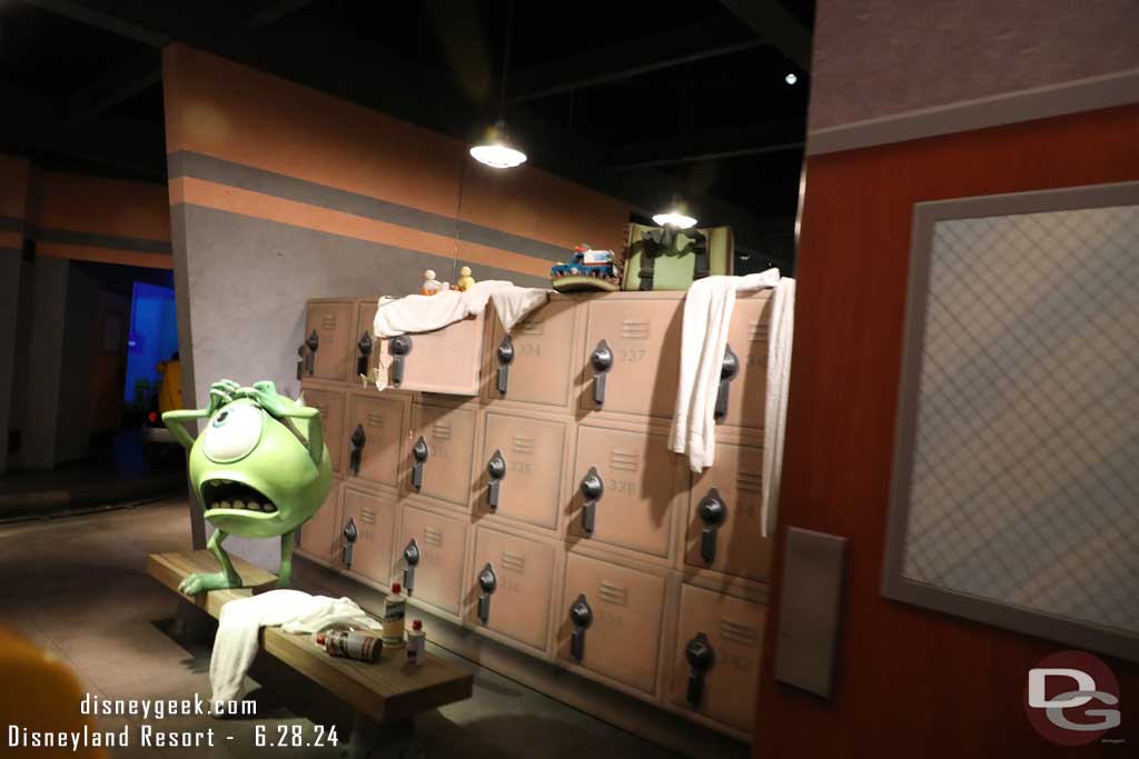 Hollywood Land - Monsters Inc. Mike & Sulley to the Rescue