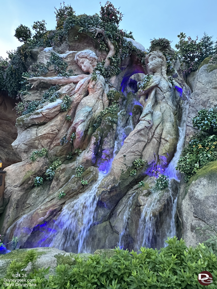 disneysea fantasysprings rock frozen night