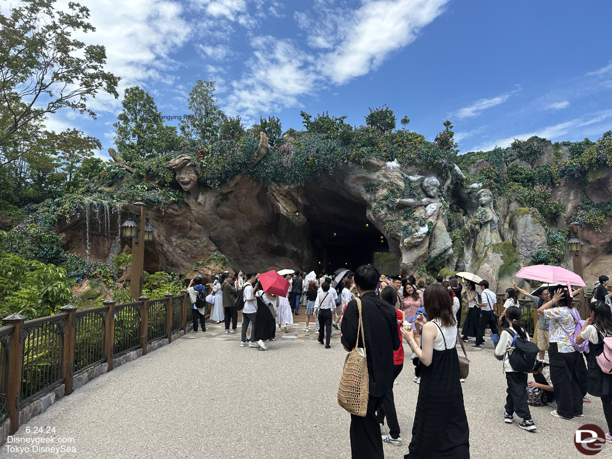 disneysea fantasysprings rock peter frozen