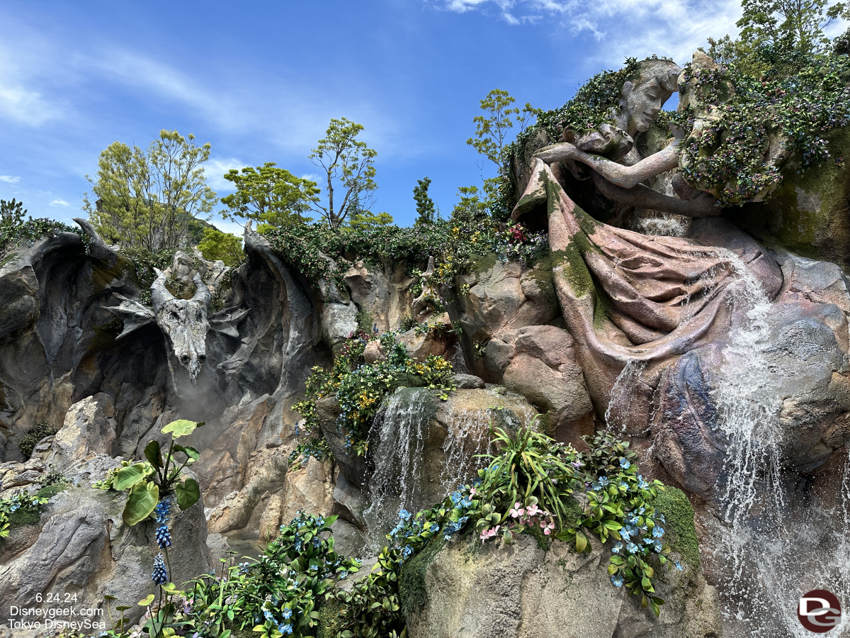 disneysea fantasysprings rock sleepingbeauty