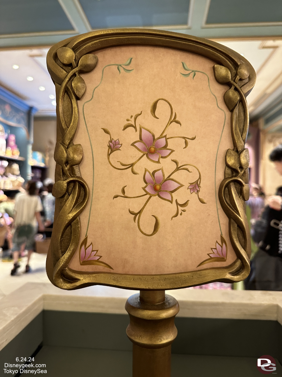 disneysea fantasysprings shop lamp