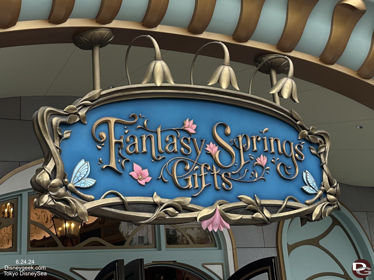 disneysea fantasysprings shop sign