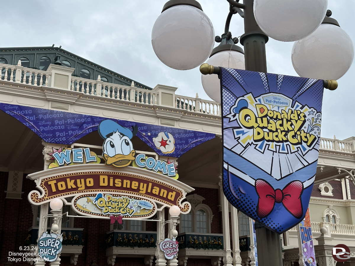 tokyodisneyland donald entrance