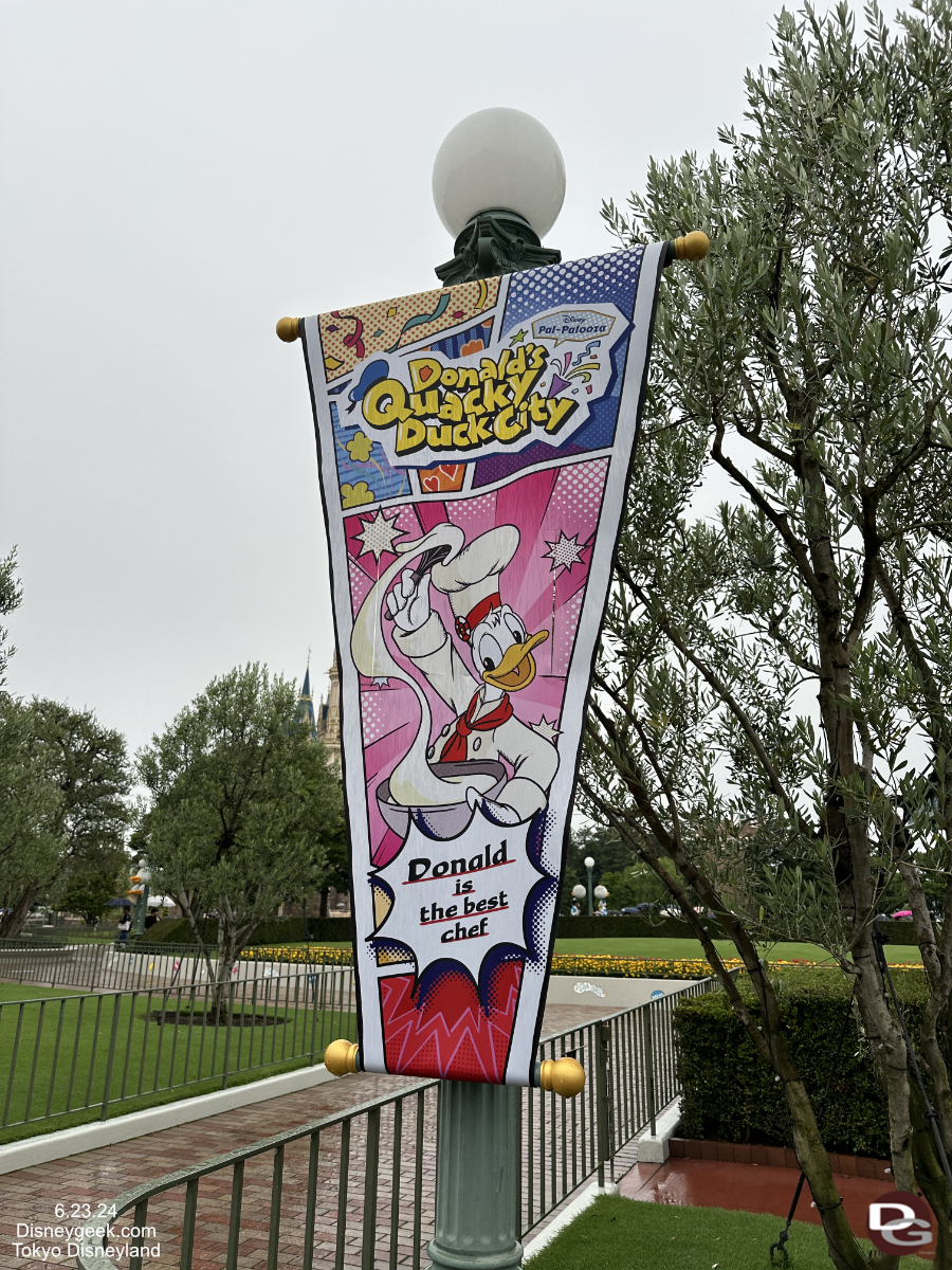 tokyodisneyland donald flag1