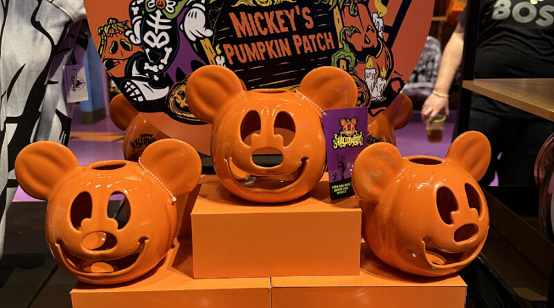 oogieboogie2024 mickey pumpkins