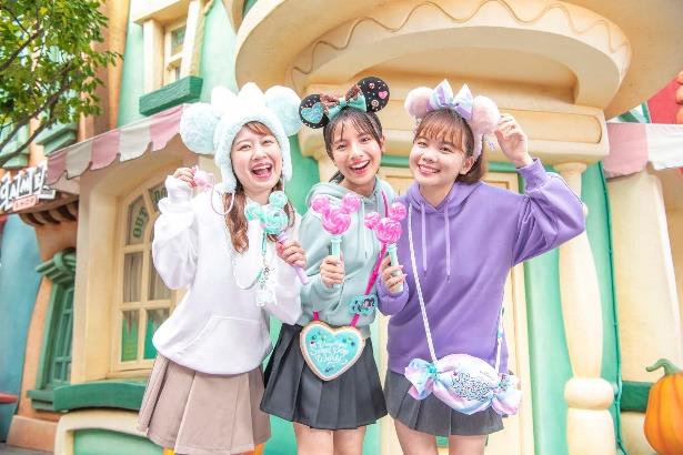 Tokyo Disney Resort January - March 2025 Programs 7 Headband 2,200 yen eachFun Cap 3,200 yen
Shoulder Bag 3,900 yen
Neck Pouch 2,600 yen
and more