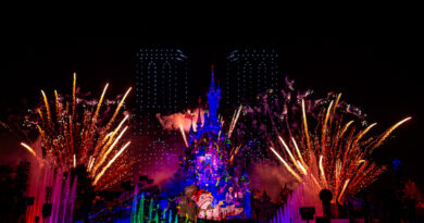 Disneyland Paris will celebrate the reopening of Notre-Dame de Paris Cathedral with “Disney ❤ Notre Dame de Paris”a unique nighttime tribute, from December 5 to December 14, 2024!