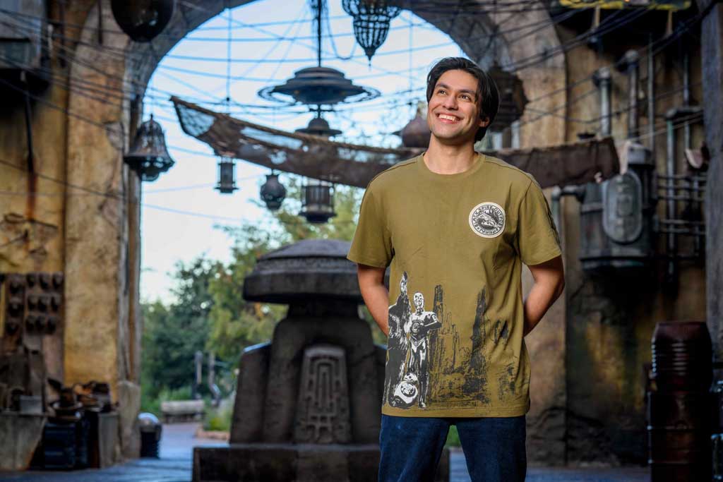 The Star Wars: Galaxy’s Edge Resistance Duos Collection will be available at Resistance Supply in Star Wars: Galaxy’s Edge during Season of the Force at Disneyland Resort in 2025. Item featured in image: Star Wars: Galaxy’s Edge Resistance Duos Adult Tee. (Disneyland Resort) 