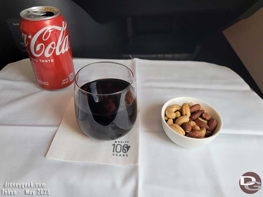 Pictures: Flight to Tokyo from Los Angeles (DeltaOne) 14 2025 05 05 113201
