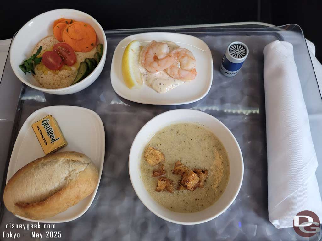 Pictures: Flight to Tokyo from Los Angeles (DeltaOne) 21 2025 05 05 115022