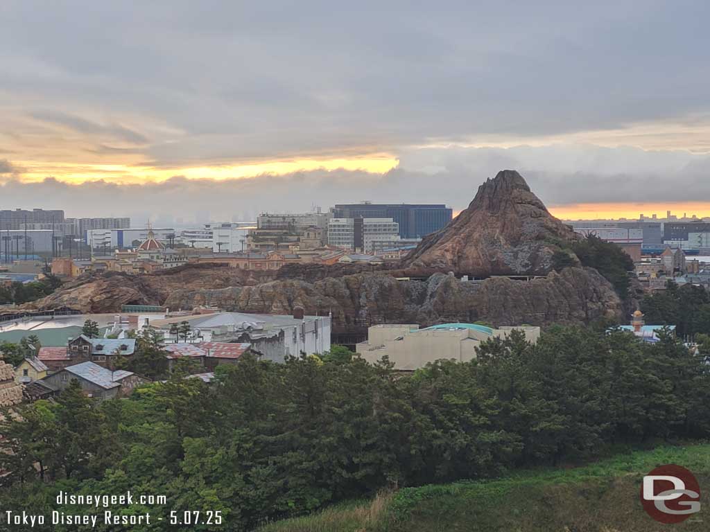 Pictures: Morning Views of Tokyo Disney Resort from Sheraton (5/7/25) 2 2025 05 07 052521