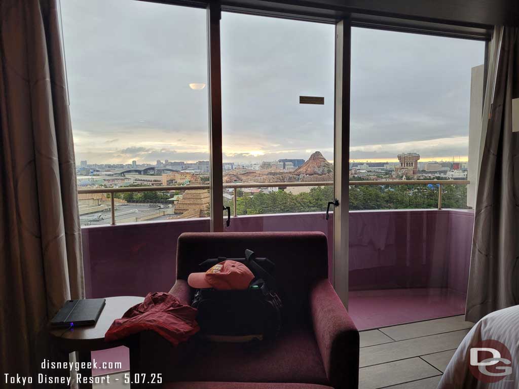 Pictures: Morning Views of Tokyo Disney Resort from Sheraton (5/7/25) 7 2025 05 07 052844