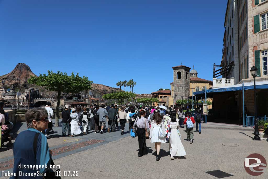Pictures: Tokyo DisneySea Arrival and Hike to Anna and Elsa's Frozen Journey 26 2025 05 07 IMG 0163