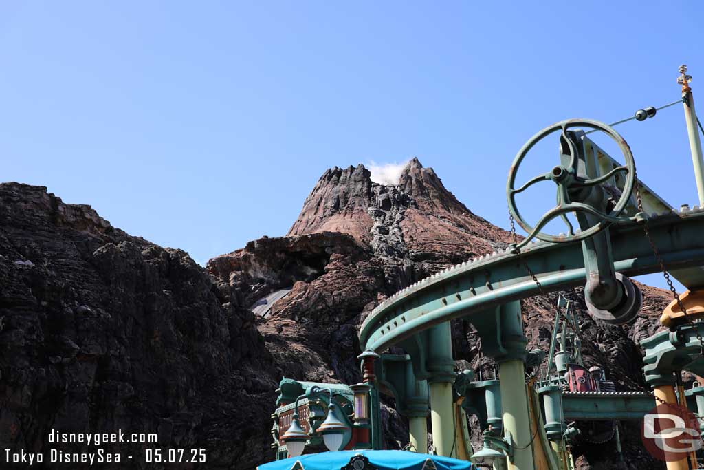 Pictures: Tokyo DisneySea Arrival and Hike to Anna and Elsa's Frozen Journey 20 2025 05 07 IMG 0179
