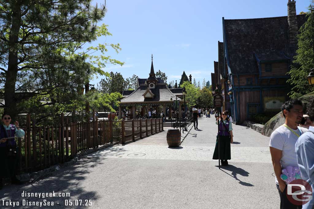 Pictures: Tokyo DisneySea Arrival and Hike to Anna and Elsa's Frozen Journey 3 2025 05 07 IMG 0223